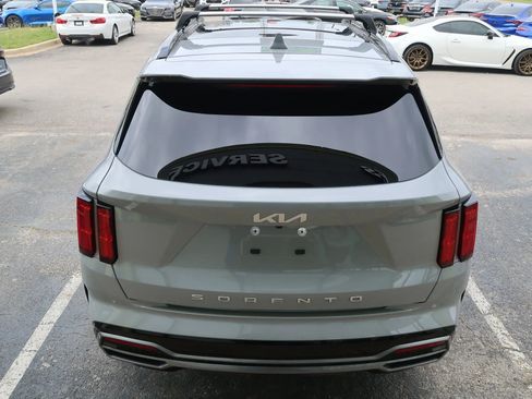 Used 2022 Kia Sorento SX image 10