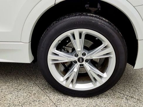 Used 2022 Audi Q8 Premium Plus w/ Premium Plus Package image 9