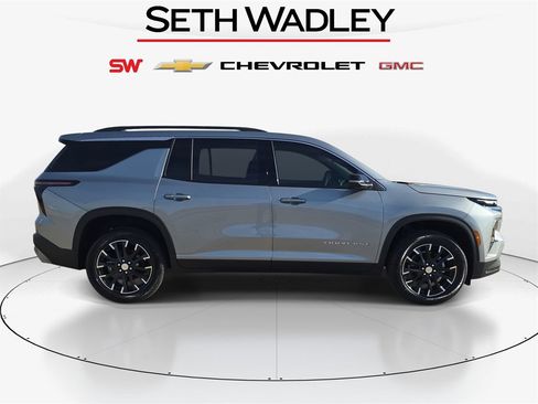 New 2026 Chevrolet Traverse LT w/ Sun and Wheel Package image 5