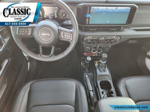 Used 2024 Jeep Wrangler Unlimited Rubicon image 4