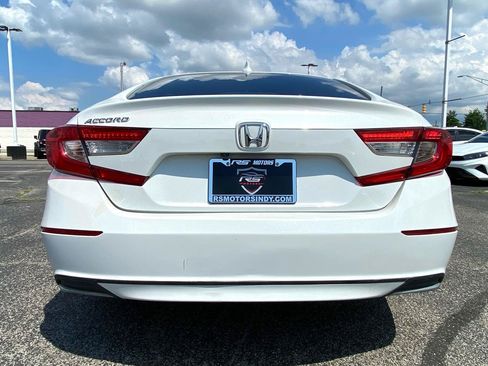 Used 2018 Honda Accord EX image 5