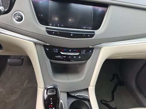 Used 2020 Cadillac XT5 Premium Luxury FWD image 11