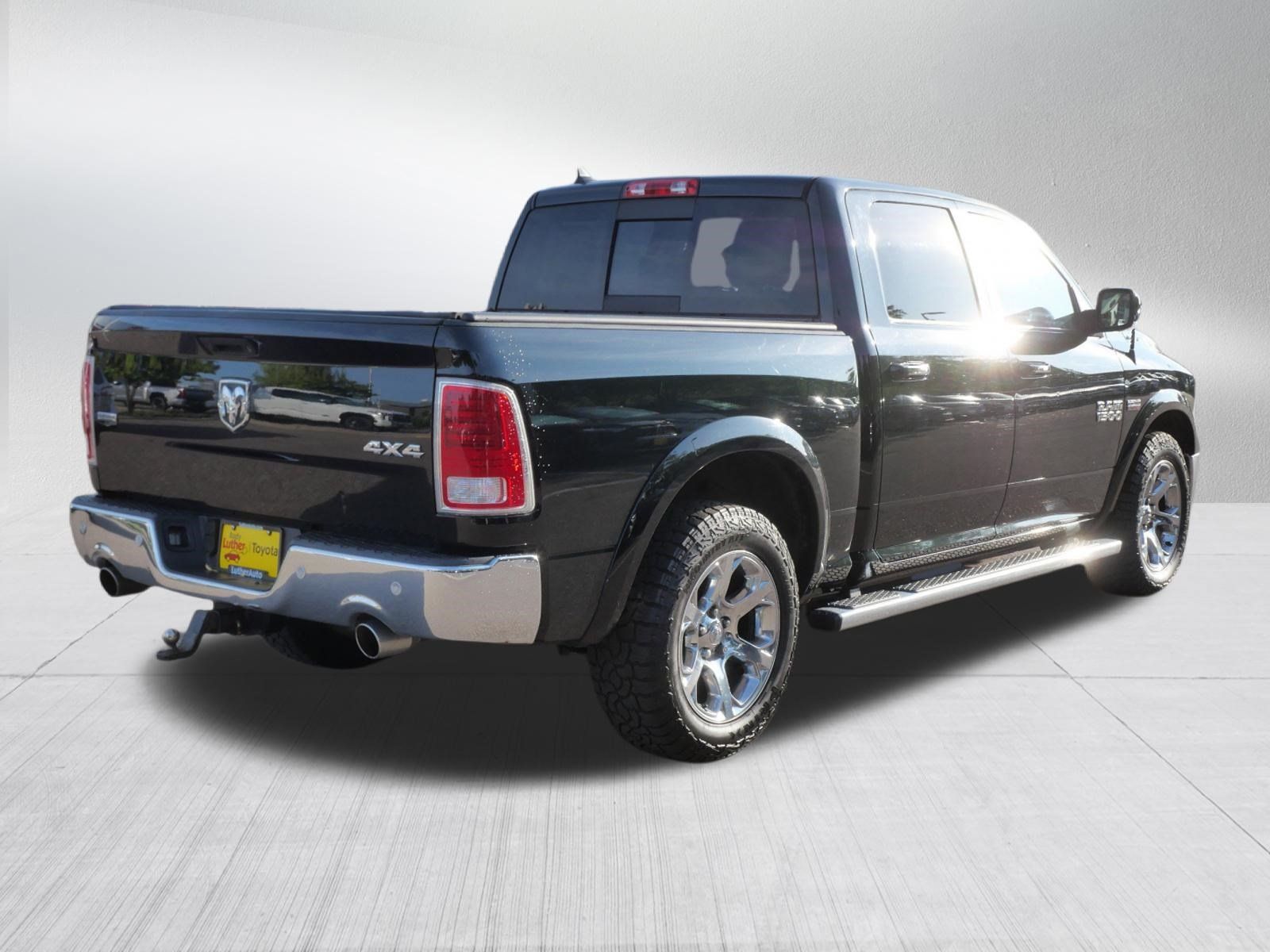 Used 2017 RAM 1500 Laramie w/ Convenience Group AWD/4WD image 7