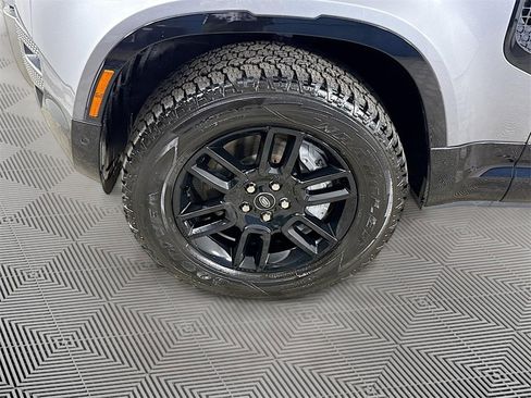 Used 2022 Land Rover Defender 90 X-Dynamic S image 35