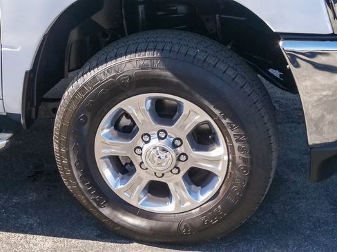 Used 2024 RAM 2500 Big Horn w/ Bed Utility Group image 5