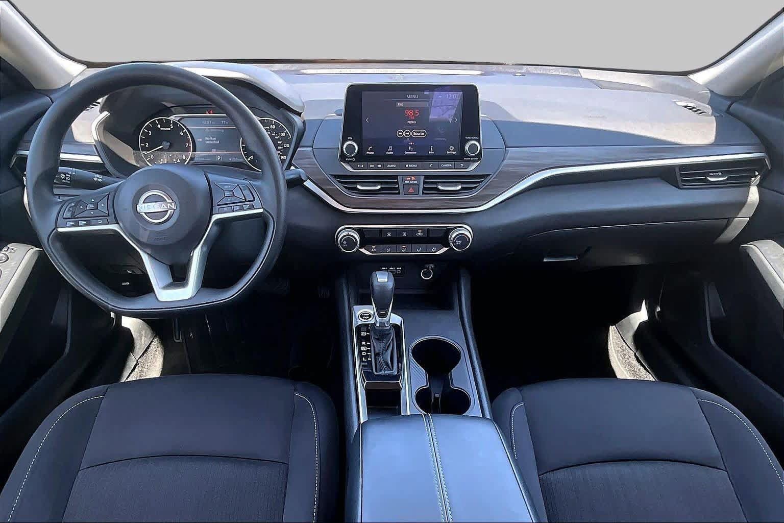 Used 2025 Nissan Altima 2.5 SV FWD image 16