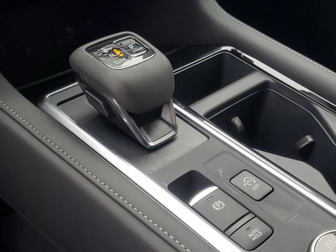 New 2025 Nissan Pathfinder SL image 25