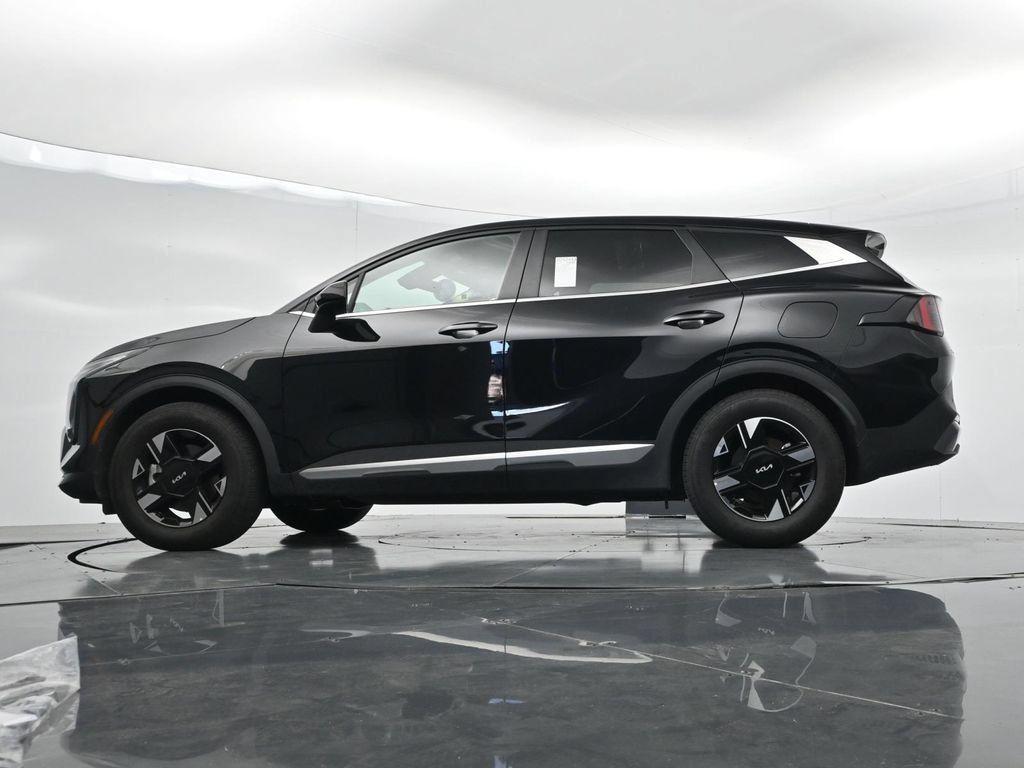Used 2026 Kia Sportage LX FWD image 29