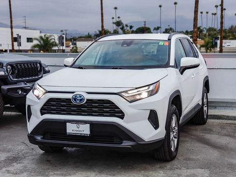 Used 2024 Toyota RAV4 XLE image 4