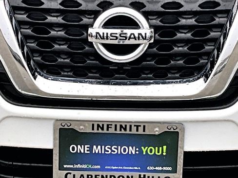 Used 2019 Nissan Kicks S image 12