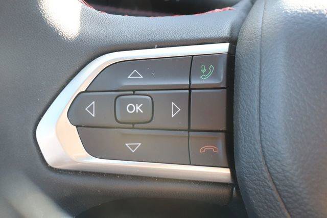 Used 2024 Jeep Compass Trailhawk w/ Trailer Tow Group AWD/4WD image 42