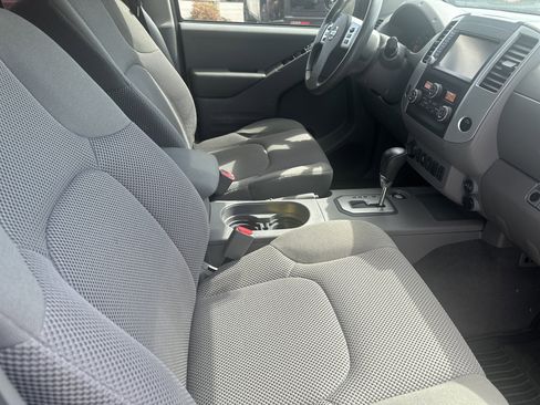 Used 2021 Nissan Frontier SV w/ Midnight Edition Floor Mats AWD/4WD image 31