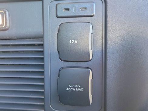 Certified 2025 Ford Expedition Max Platinum image 9