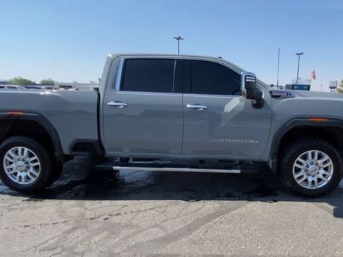 Used 2024 GMC Sierra 2500 SLT w/ SLT Premium Package AWD/4WD image 9