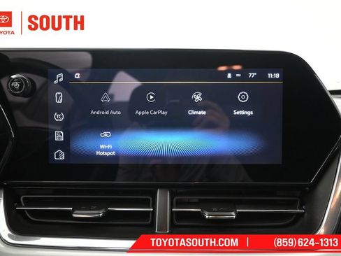 Used 2025 Chevrolet Trax LT w/ LT Convenience Package FWD image 14