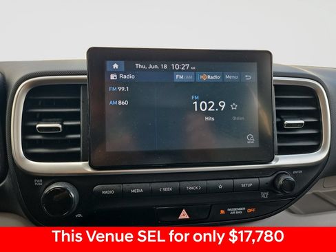 Used 2022 Hyundai Venue SEL FWD image 27