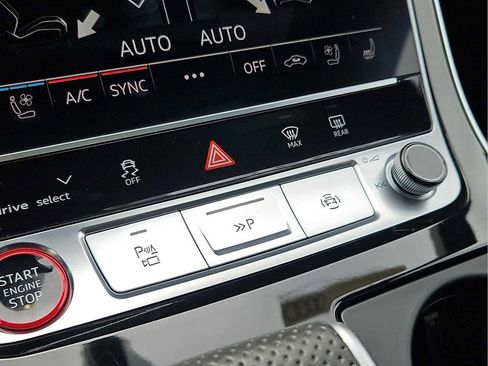 Certified 2025 Audi SQ7 Prestige AWD/4WD image 19