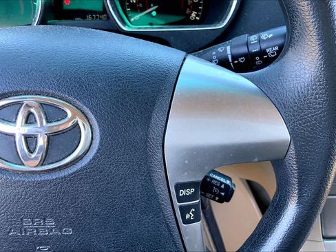 Used 2011 Toyota Highlander 4WD w/ Tech Pkg image 24