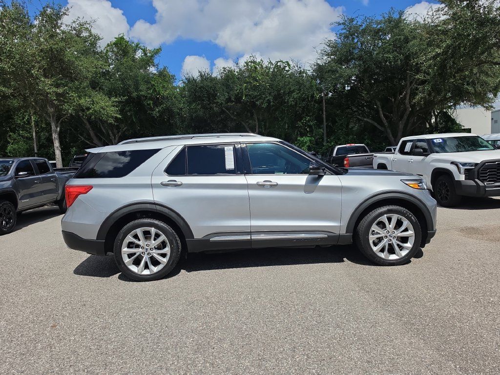 Certified 2023 Ford Explorer Platinum w/ Technology Package AWD/4WD image 4