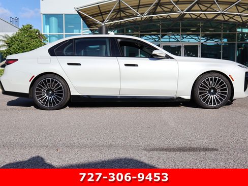 Used 2026 BMW 750e xDrive w/ Luxury Rear Seating Package AWD/4WD image 11