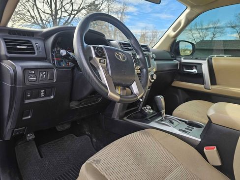 Used 2016 Toyota 4Runner SR5 image 10