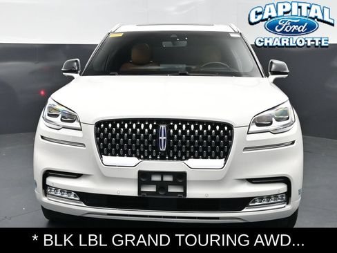 Used 2023 Lincoln Aviator Black Label Grand Touring AWD/4WD image 2