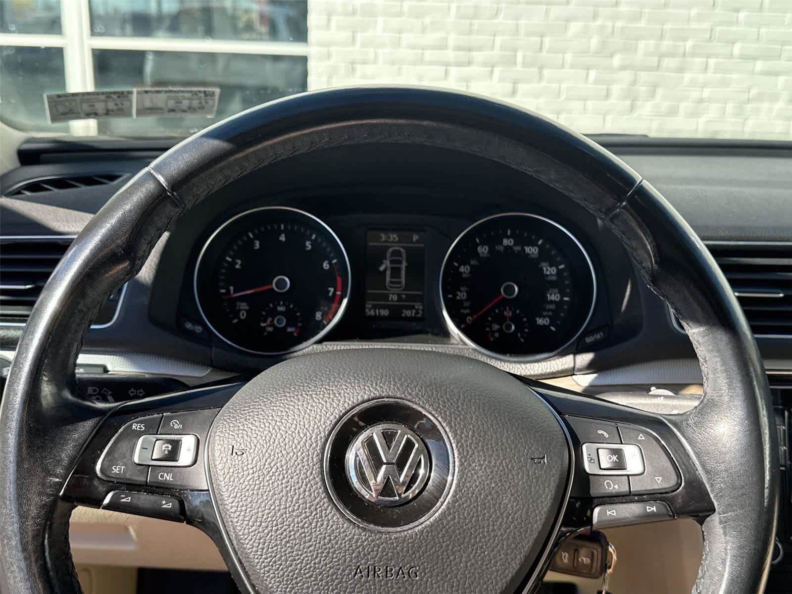 Used 2016 Volkswagen Passat 1.8T SE FWD image 18