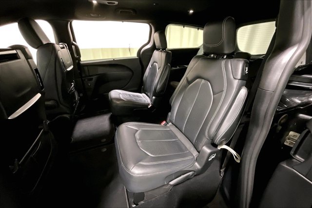 Used 2019 Chrysler Pacifica Touring-L Plus FWD image 26