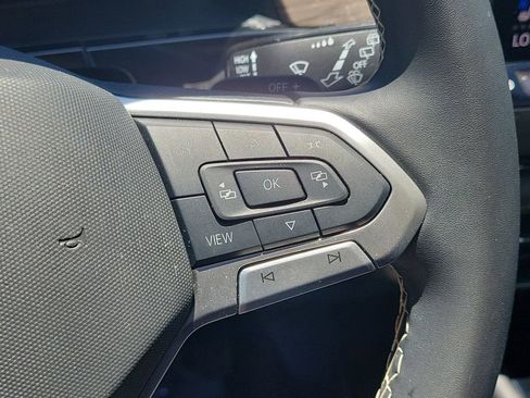 Used 2025 Volkswagen Atlas SEL AWD/4WD image 30
