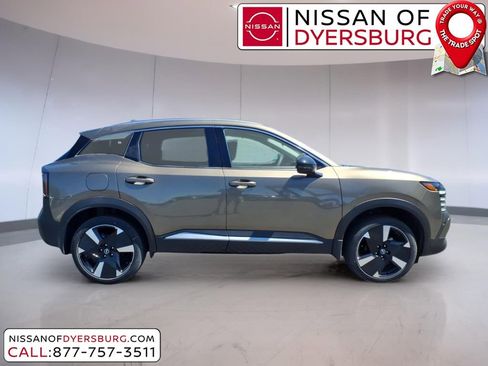 New 2026 Nissan Kicks SR w/ SR Premium Package FWD image 2