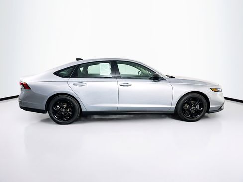 Used 2025 Honda Accord SE image 10