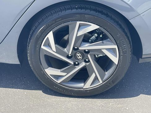 Used 2024 Hyundai Elantra SEL FWD image 30