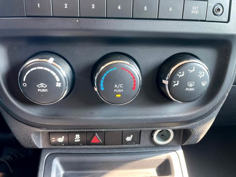 Used 2015 Jeep Patriot High Altitude image 19