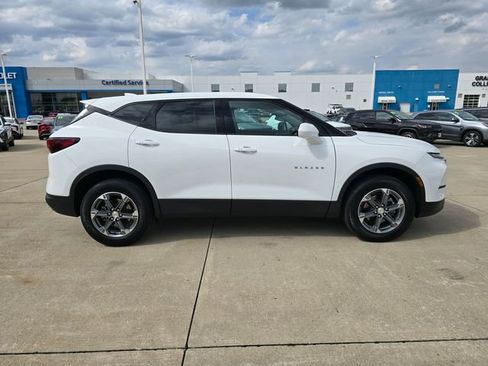 Used 2025 Chevrolet Blazer LT AWD/4WD image 16