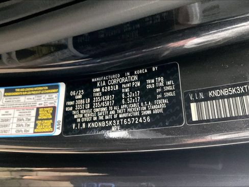 Used 2026 Kia Carnival FWD image 37