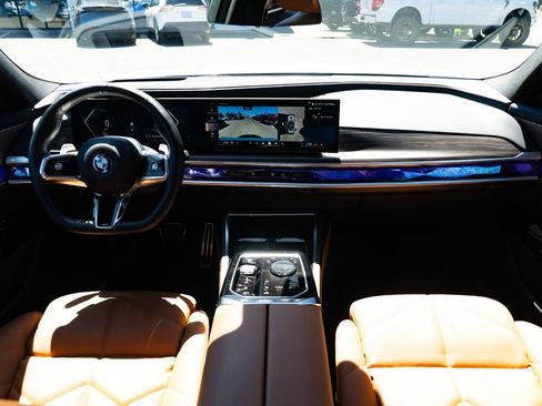 Used 2025 BMW 740i xDrive w/ Premium Package AWD/4WD image 10