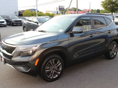 Used 2023 Kia Seltos S FWD image 2