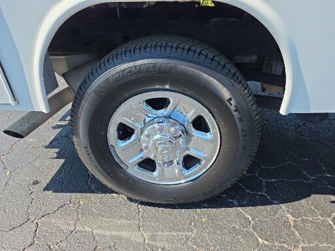 Used 2022 RAM 2500 Tradesman w/ Chrome Appearance Group image 21