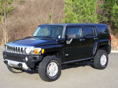 Used 2009 HUMMER H3 image 3