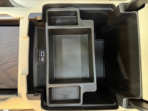 Used 2021 GMC Yukon Denali w/ Denali Premium Package image 32