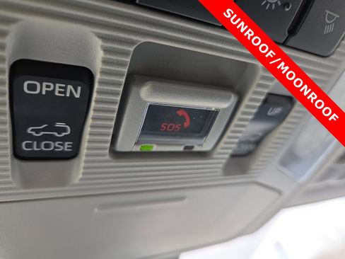 Used 2024 Toyota RAV4 XLE Premium image 22