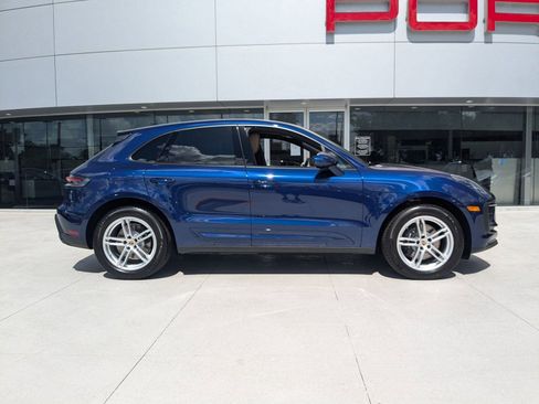 Used 2025 Porsche Macan AWD/4WD image 8