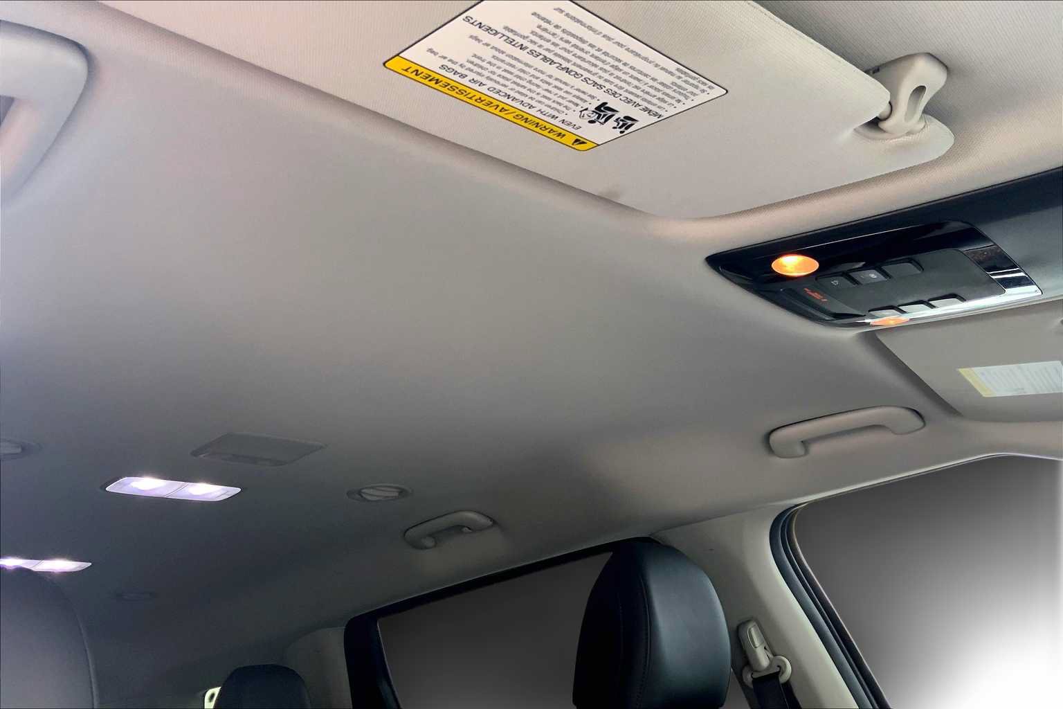 Used 2023 Kia Carnival LX FWD image 30
