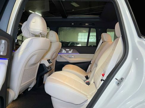 New 2025 Mercedes-Benz GLS 580 4MATIC image 17