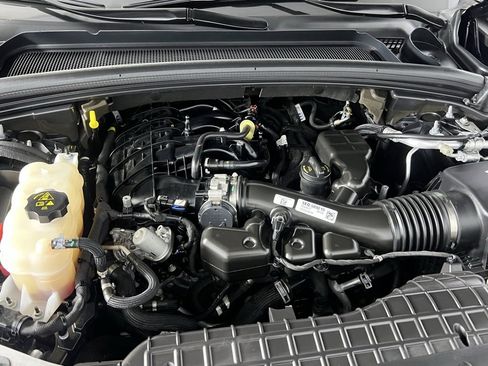 Used 2023 Jeep Grand Cherokee Limited image 34