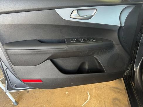 Used 2024 Kia Forte LXS FWD image 4