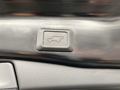 Used 2024 Toyota RAV4 XLE w/ Convenience Package image 7