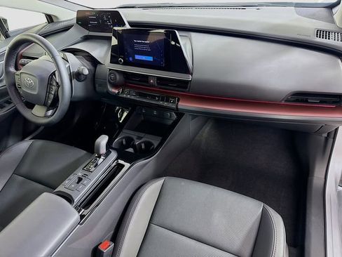 Used 2025 Toyota Prius XSE image 30