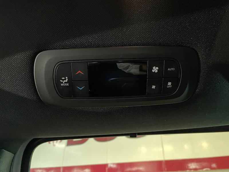Used 2026 Chrysler Pacifica Select FWD image 30