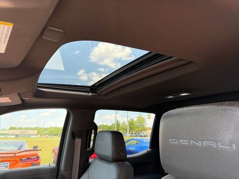 Used 2020 GMC Sierra 1500 Denali w/ Denali Ultimate Package AWD/4WD image 28